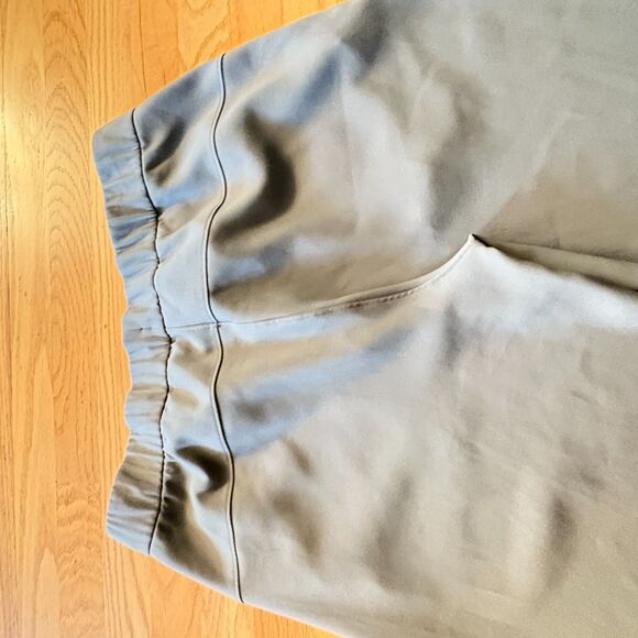 LULULEMON Green Gray Sage On the Fly Crop Pant Womens Size 10 - Picture 8 of 8